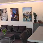 Bg Living & Hosting - Stylish Luxury In The Center - Parking, Wifi & Washing Machine Trier
