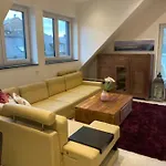 Bg Living & Hosting - Stylish Luxury In The Center - Parking, Wifi & Washing Machine Apartament Trewir
