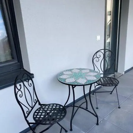 Bg Living & Hosting - Stylish Luxury In The Center - Parking, Wifi & Washing Machine * Trèves