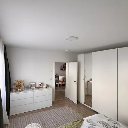 Bg Living & Hosting - Stylish Luxury In The Center - Parking, Wifi & Washing Machine トリーア